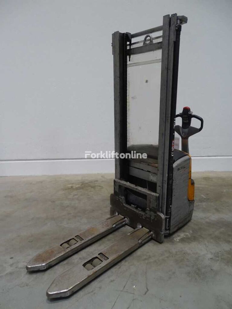 Still EXV14C pallet stacker